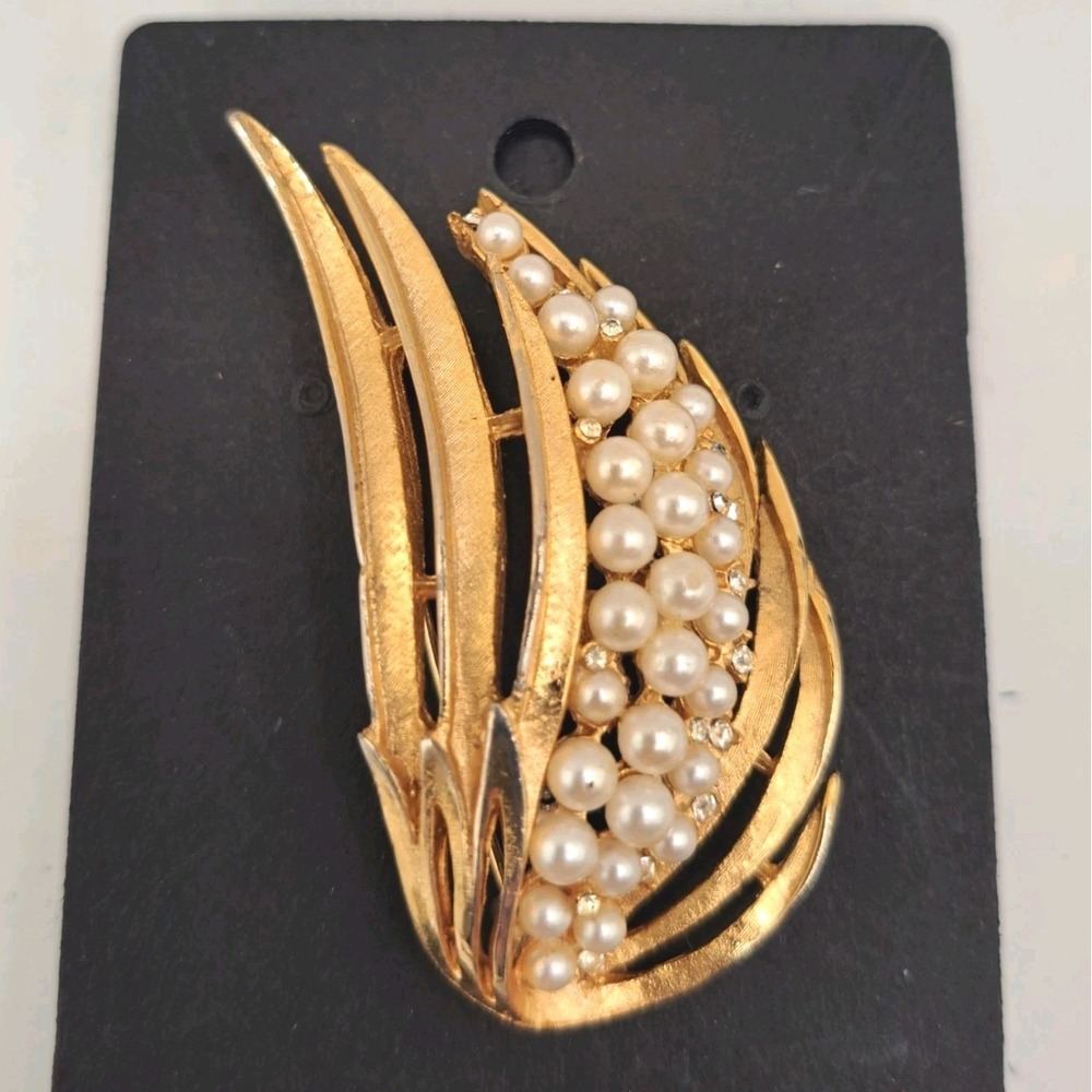 BSK Vintage Gold Tone Pearl Grass Reeds Seaweed Brooch Signed